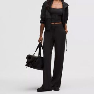 Groove Wide-Leg High-Rise Pant
Regular Size 4